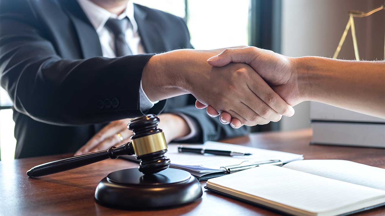 Things to do when hiring a Personal Injury Lawyer - Blog
